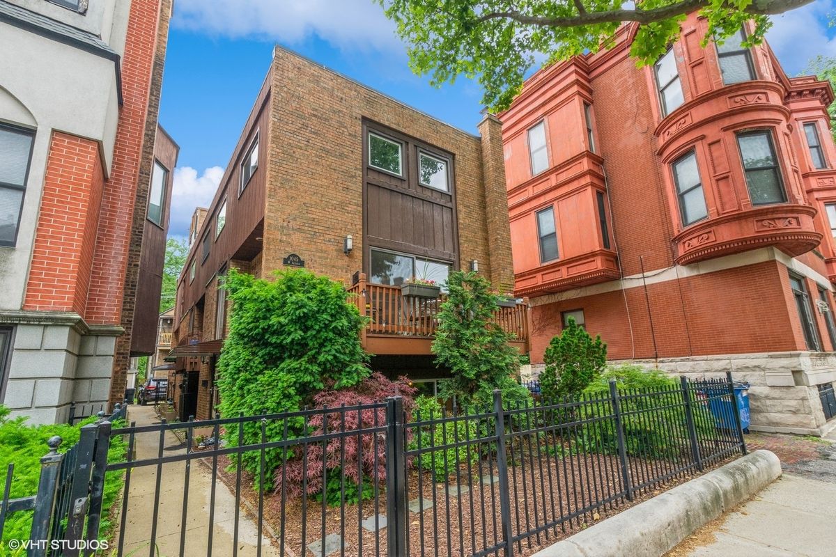 1045 ALTGELD Street, Chicago, IL 60614