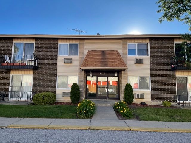 8816 Western Avenue, Des Plaines, IL 60016