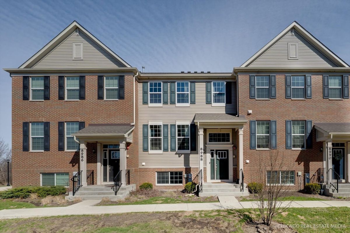 8988 Dolby Street, Huntley, IL 60142