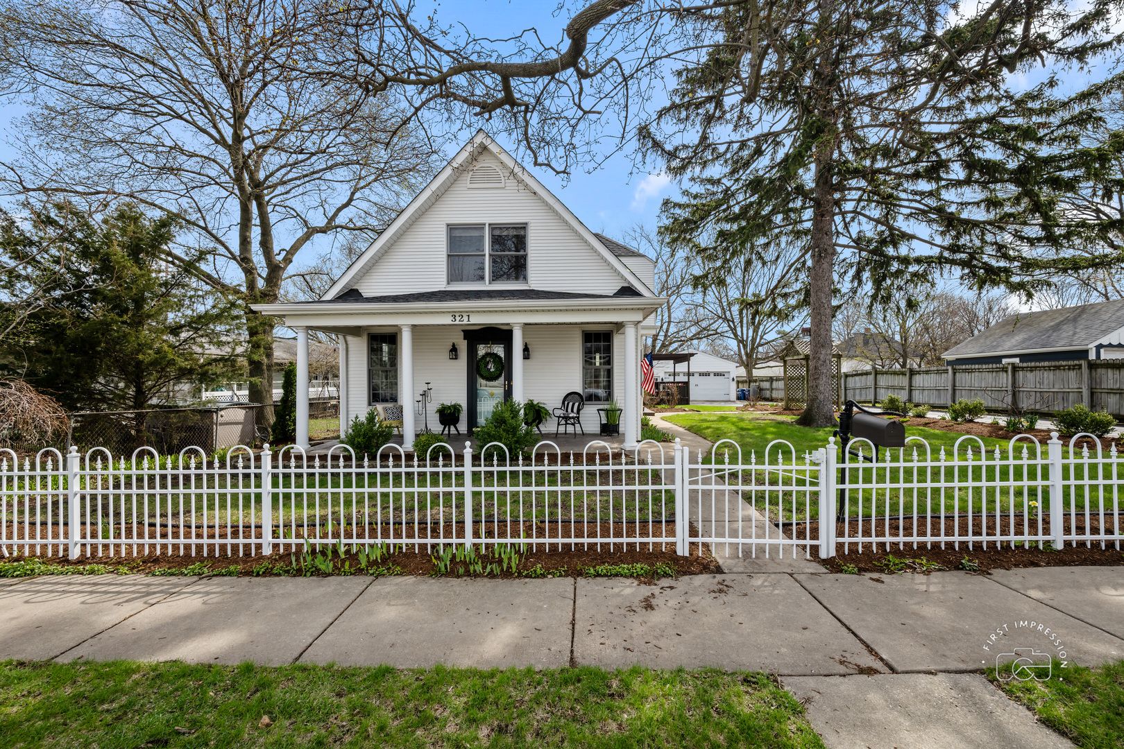 321 N 6th Street — Geneva, IL 60134