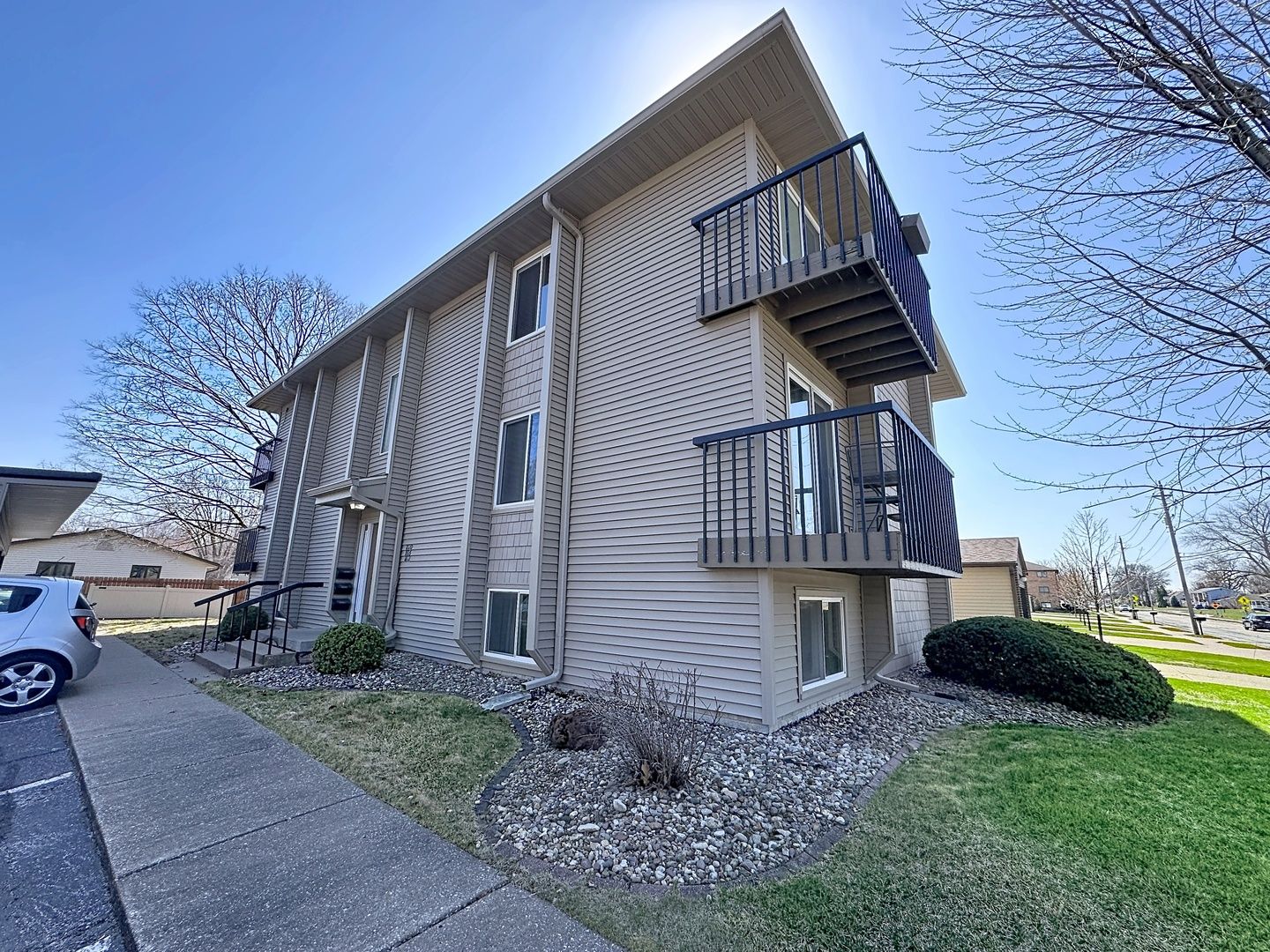 1816 53rd Street #9 — Moline, IL 61265