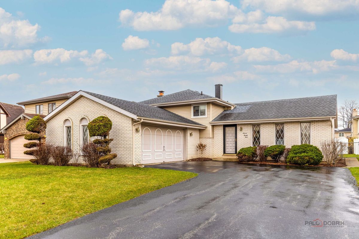 1124 Anvil Court, Addison, IL 60101