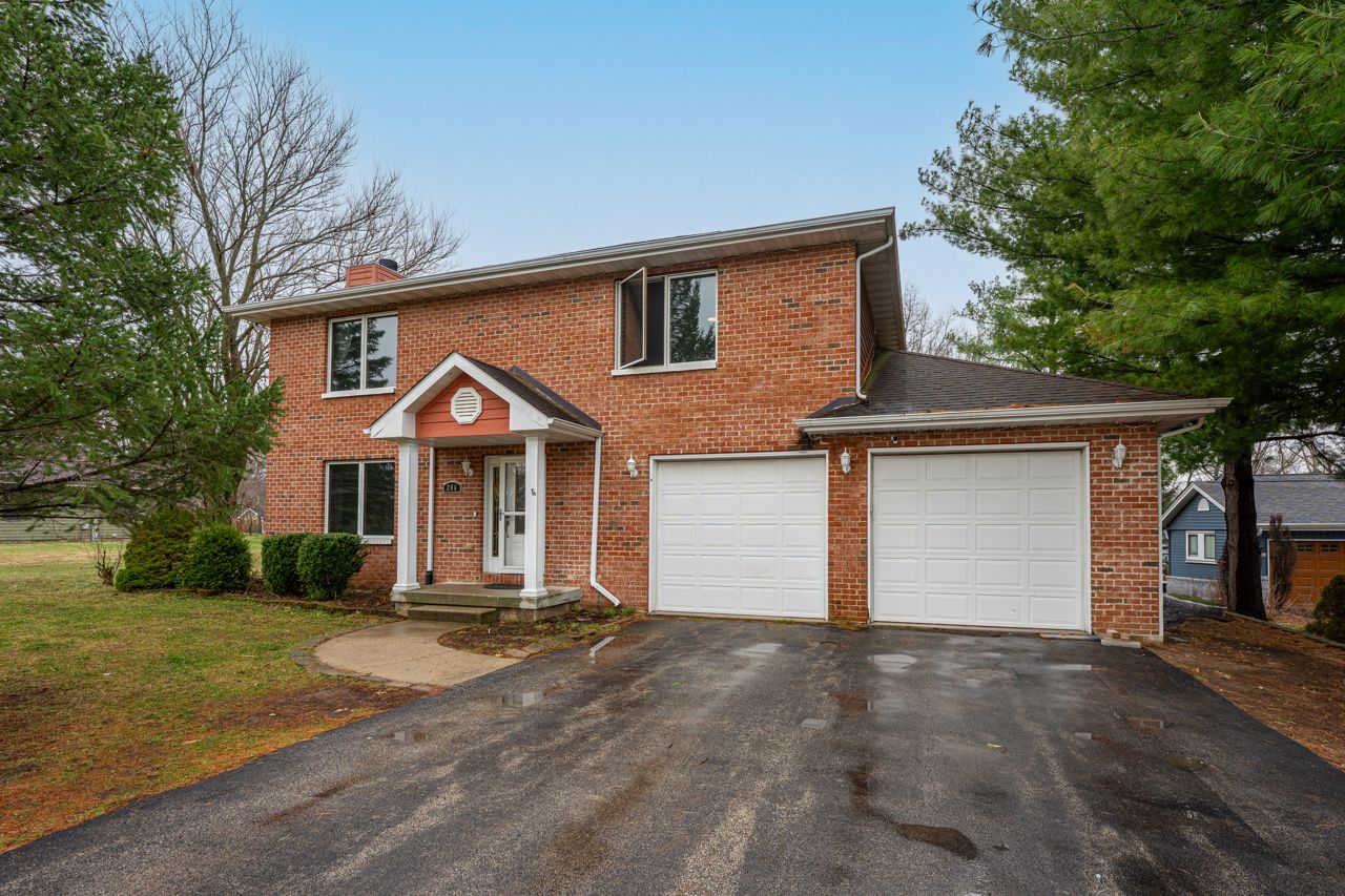 206 Griffin Place — Poplar Grove, IL 61065