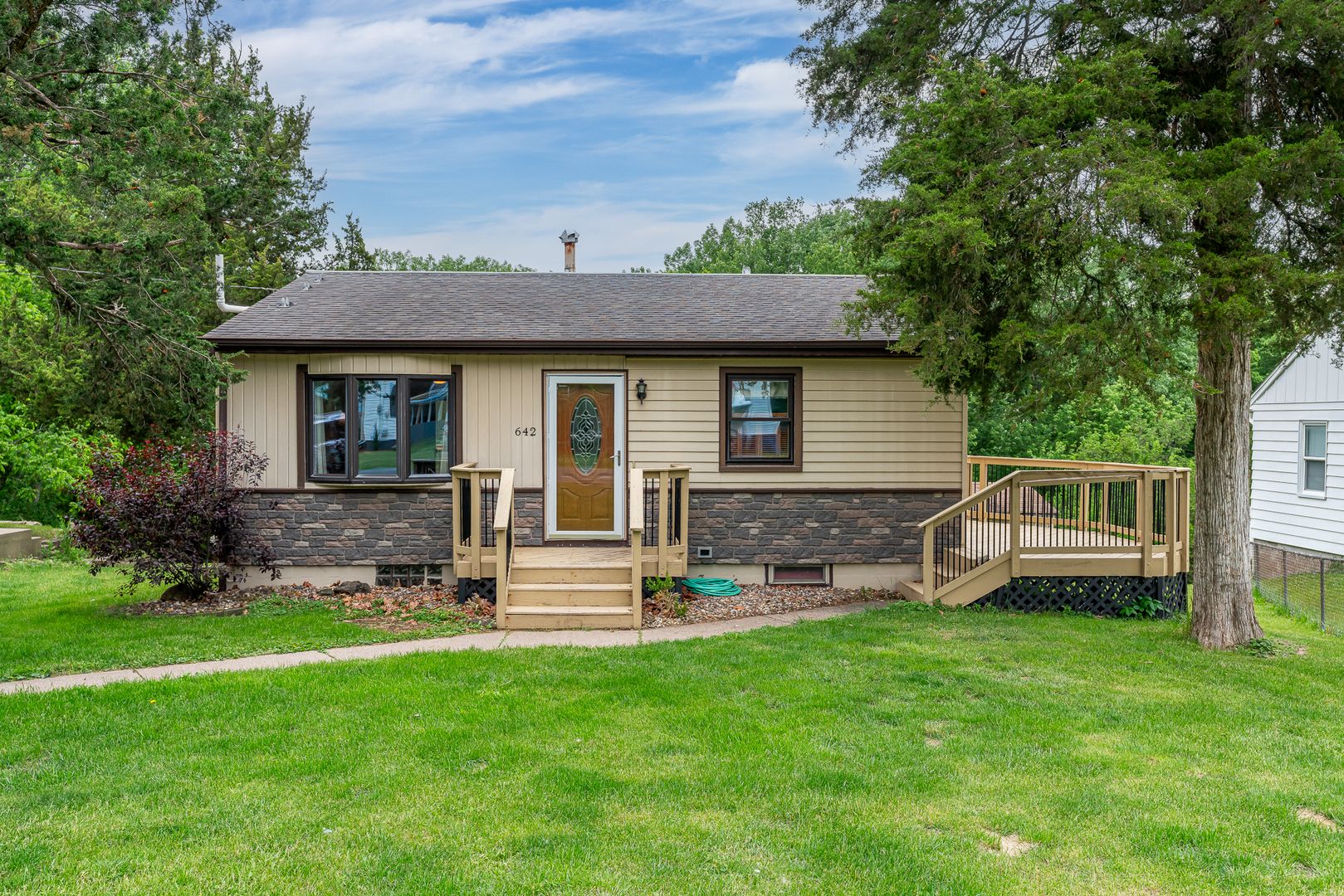 642 8TH Street — Silvis, IL 61282