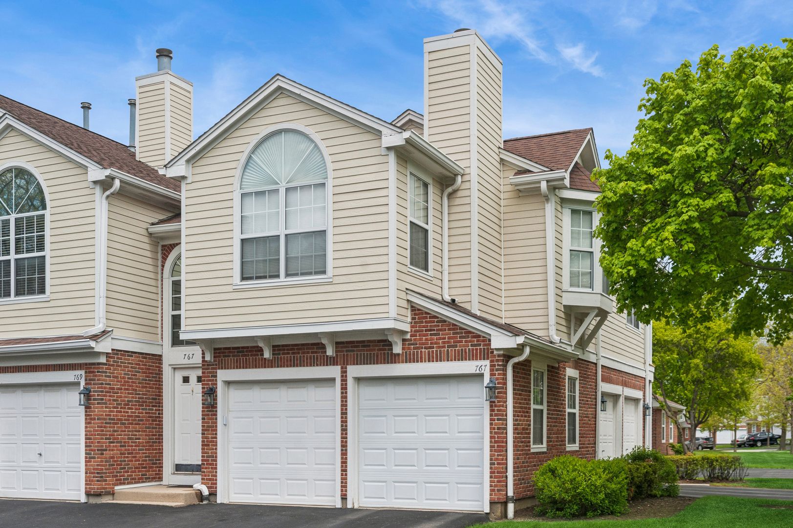 767 GROSSE POINTE Circle — Vernon Hills, IL 60061
