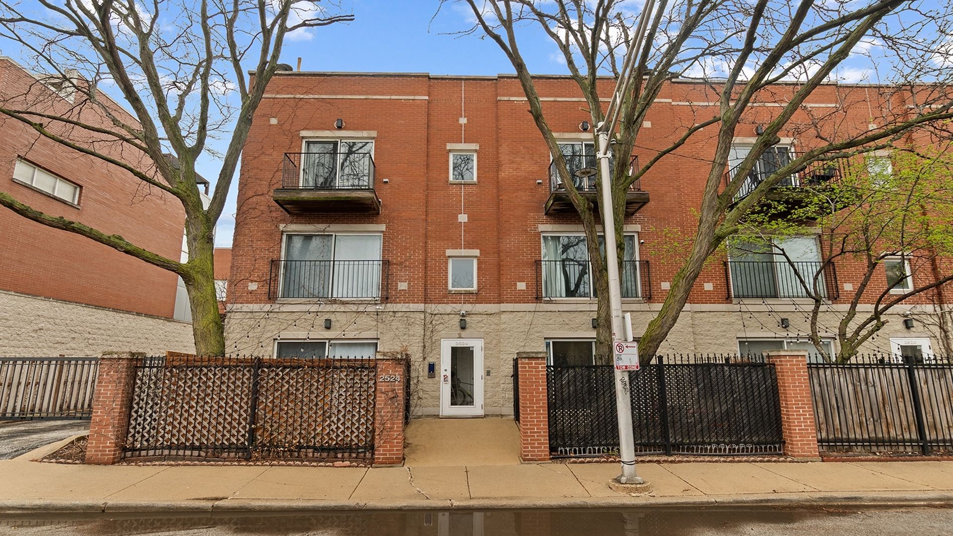 2524 W Bloomingdale Avenue #B — Chicago, IL 60647