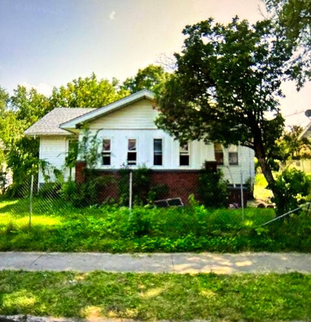 835 W Elm Street — Decatur, IL 62522