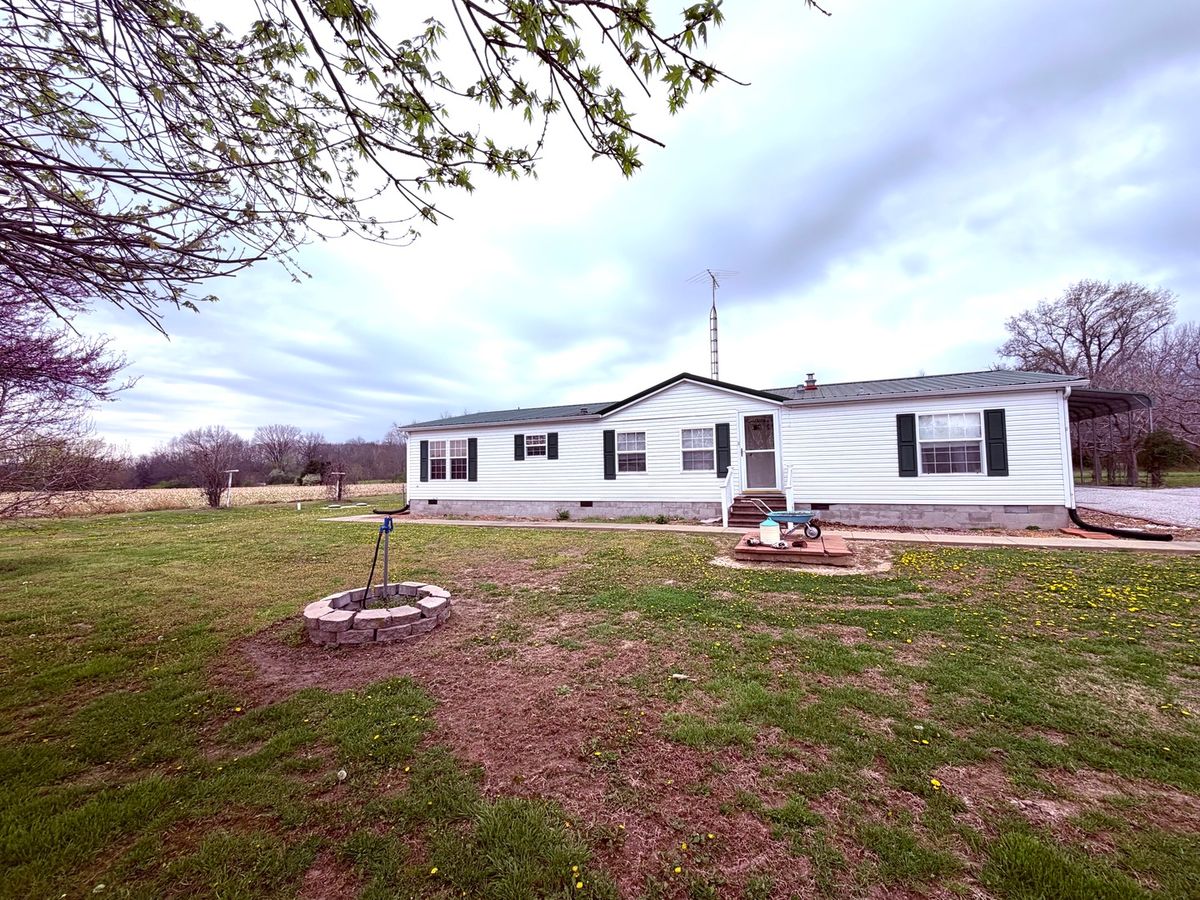 22987 Post Oak Lane, Walnut Hill, IL 62893