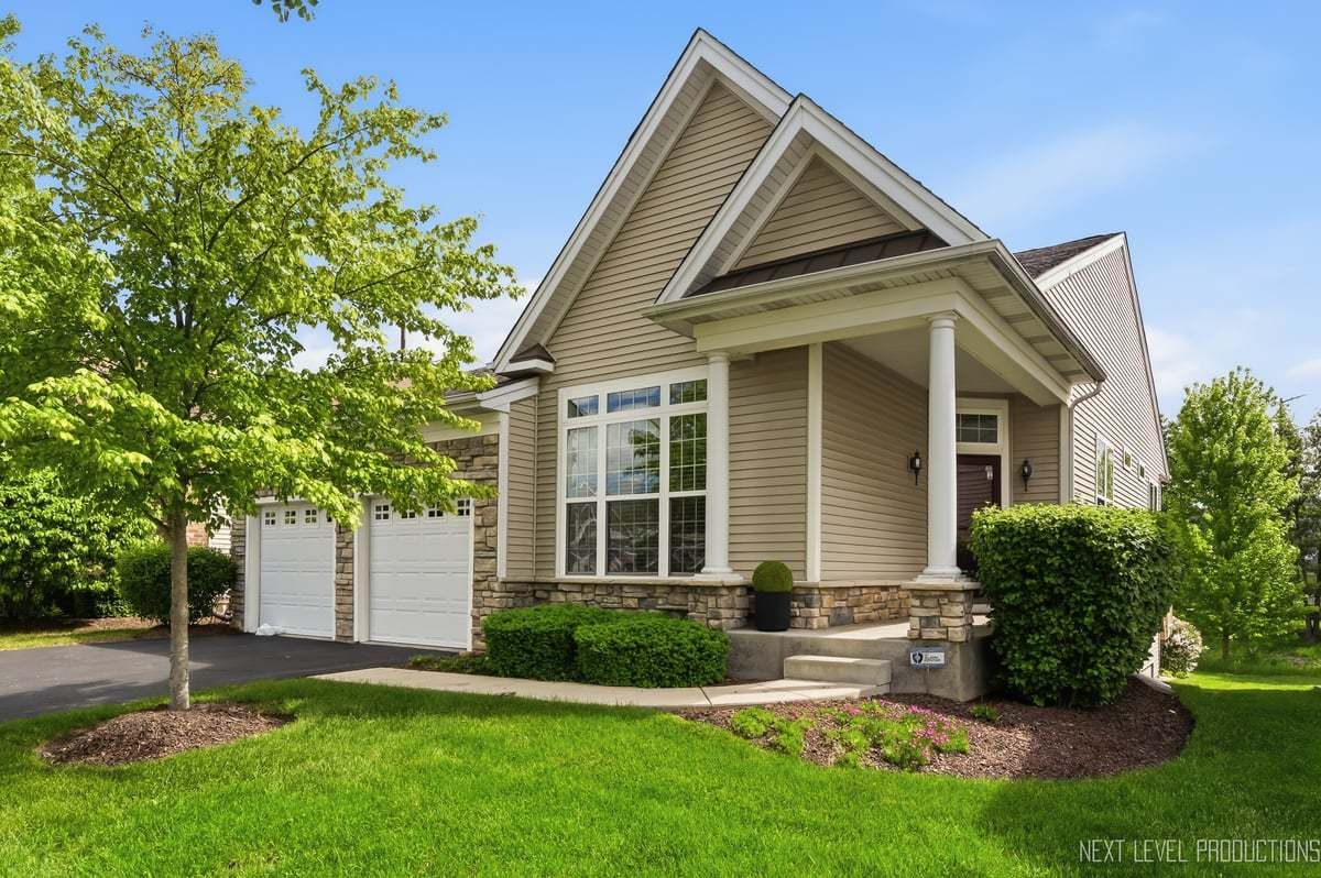 3844 Valhalla Drive — Elgin, IL 60124