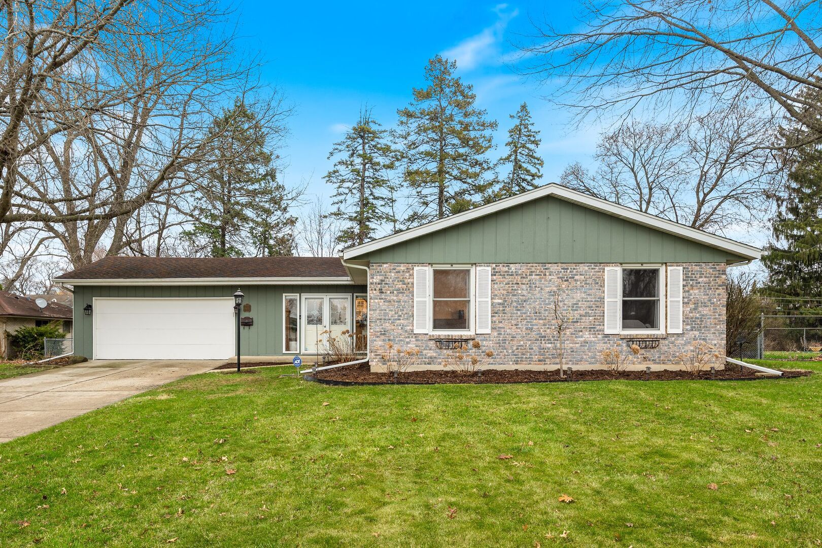 425 N Alfred Avenue — Elgin, IL 60123
