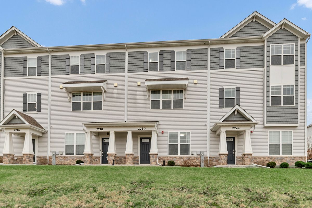 2720 Lily Lane, Rolling Meadows, IL 60008