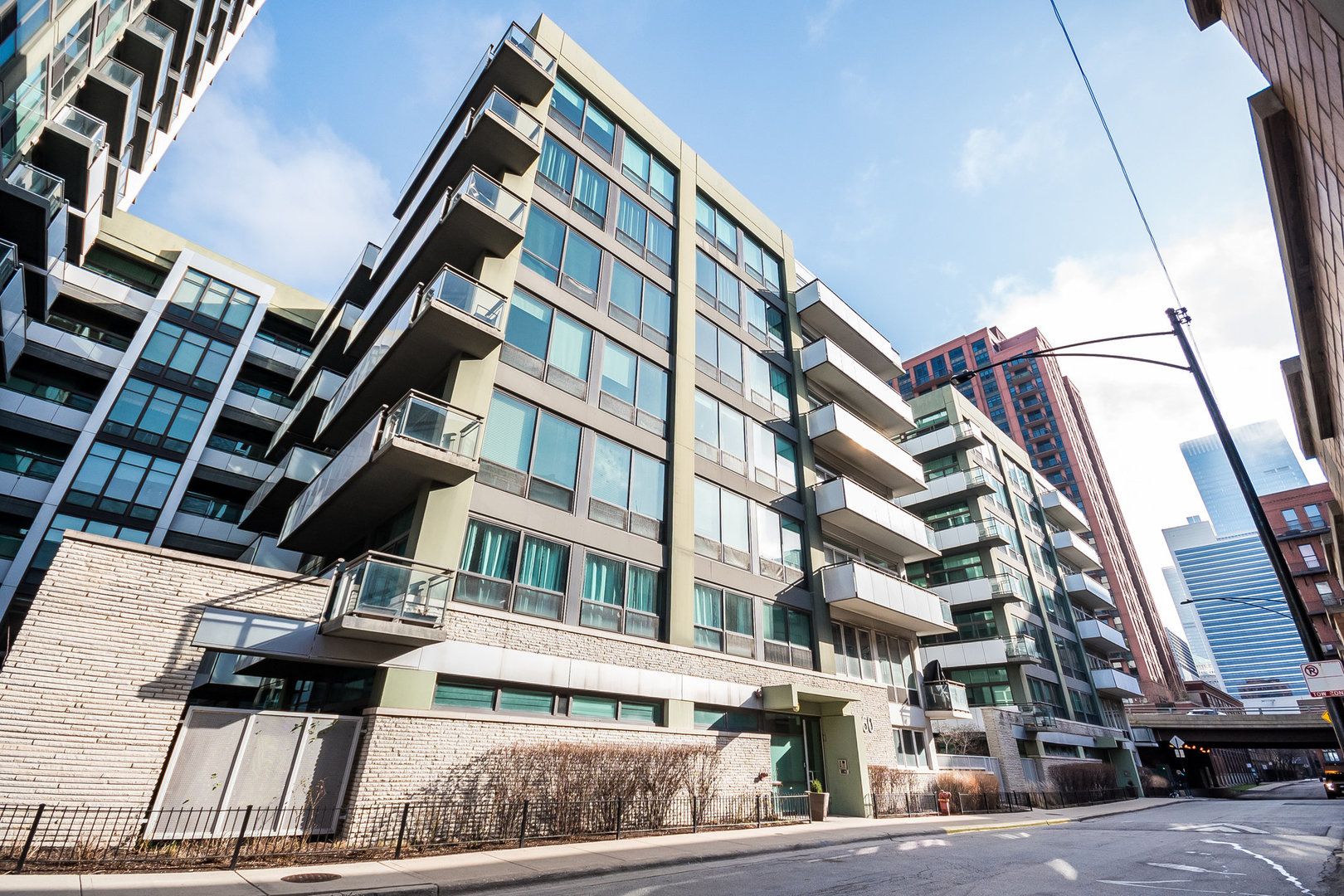 660 W Wayman Street #707 — Chicago, IL 60661