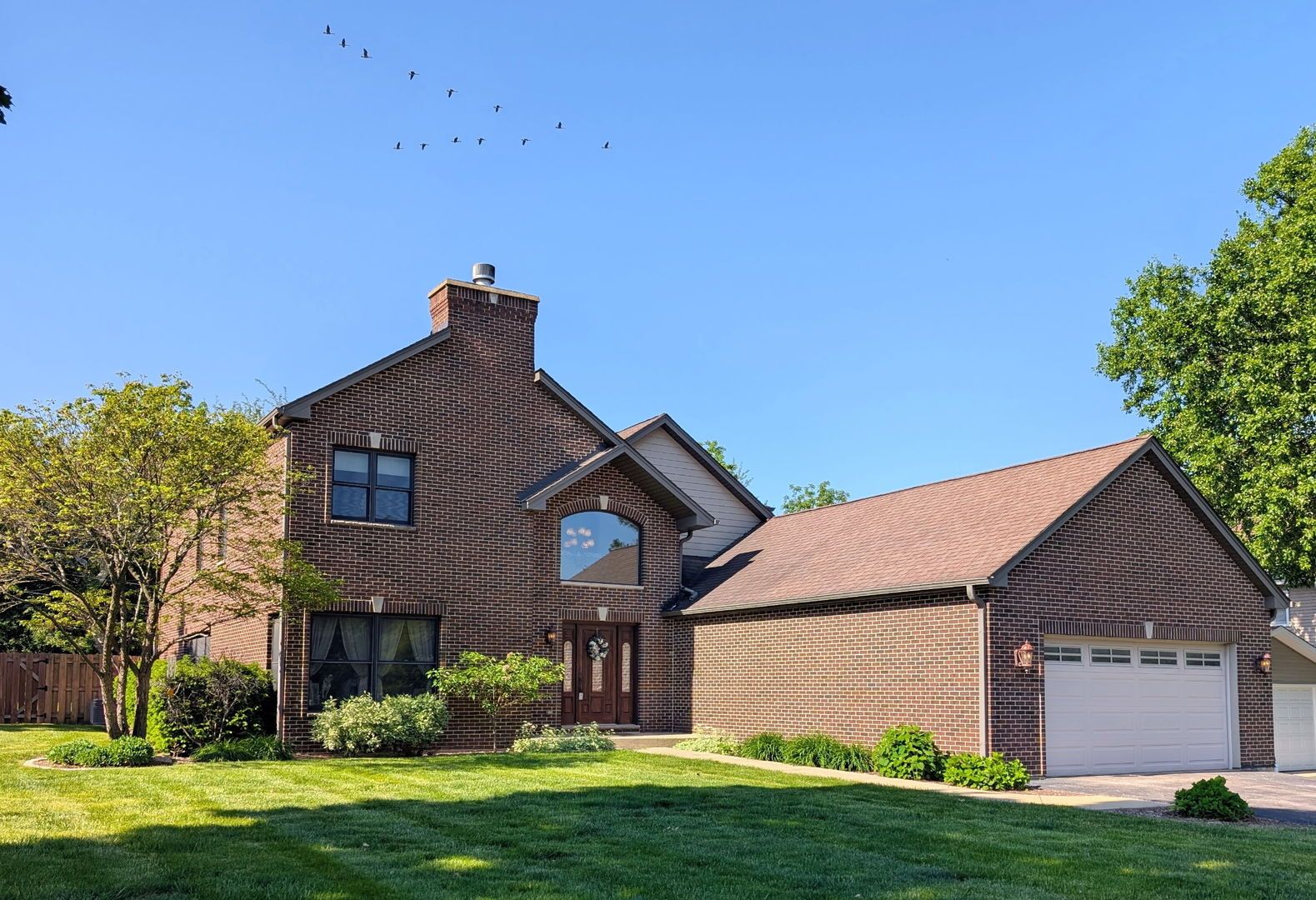 23w531 W Walnut Street — Roselle, IL 60172