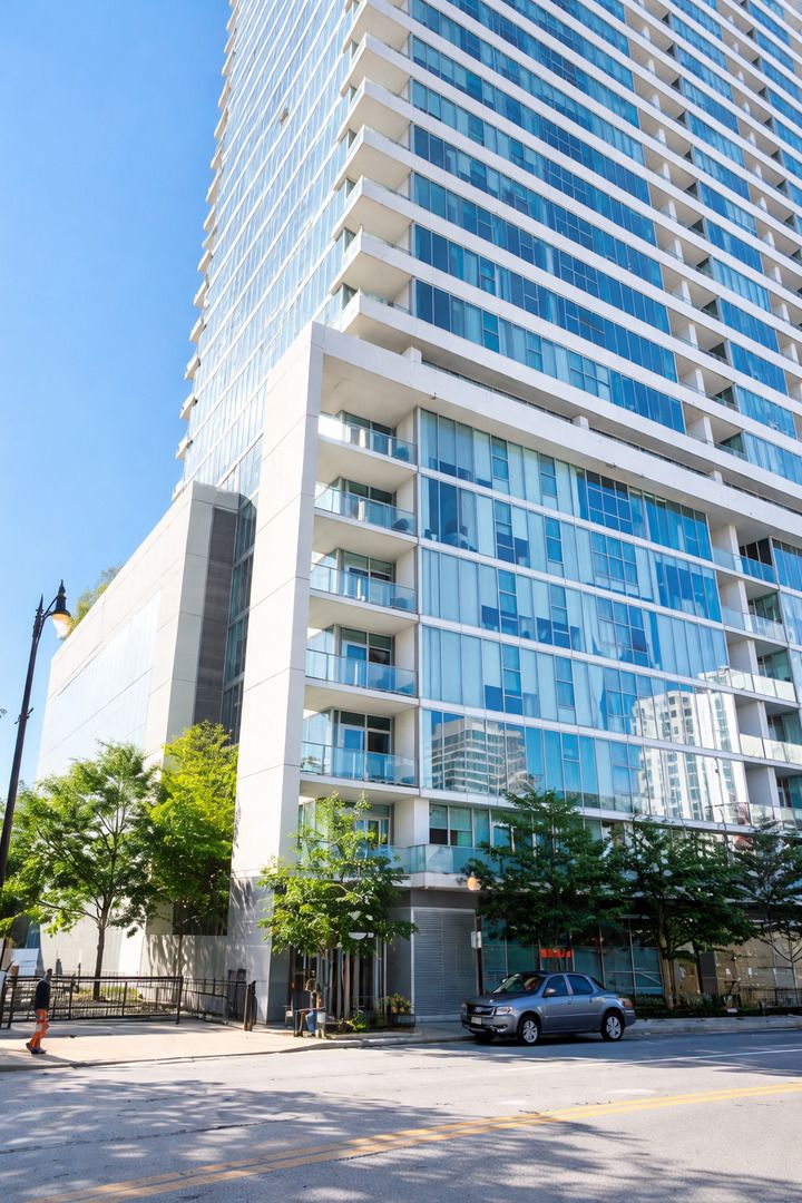 1720 S Michigan Avenue #701 — Chicago, IL 60616