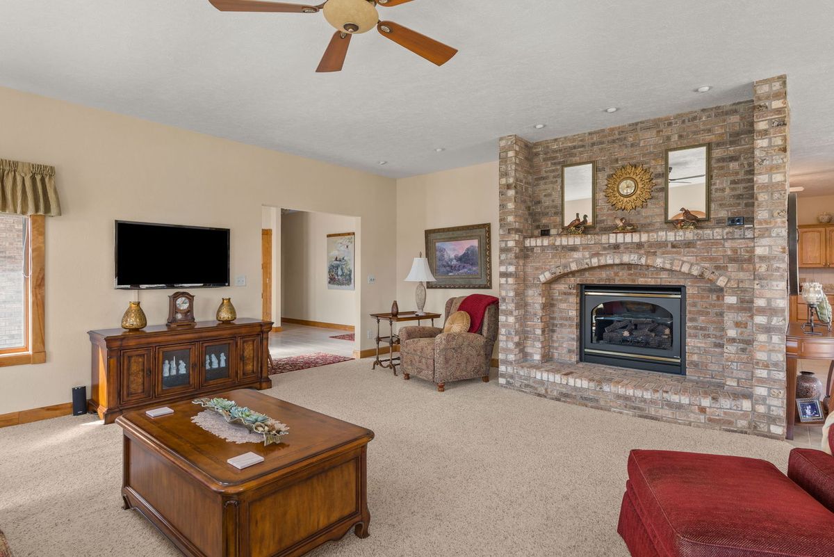 21927 71st Avenue N, Port Byron, IL 61275