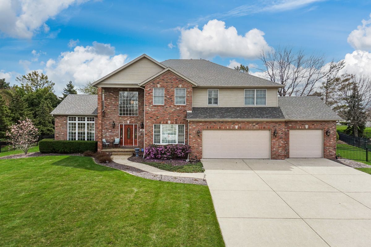 3 Strawberry Road, Bloomington, IL 61704