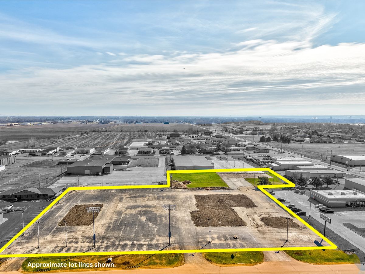 3705 Frontage Road, Peru, IL 61354