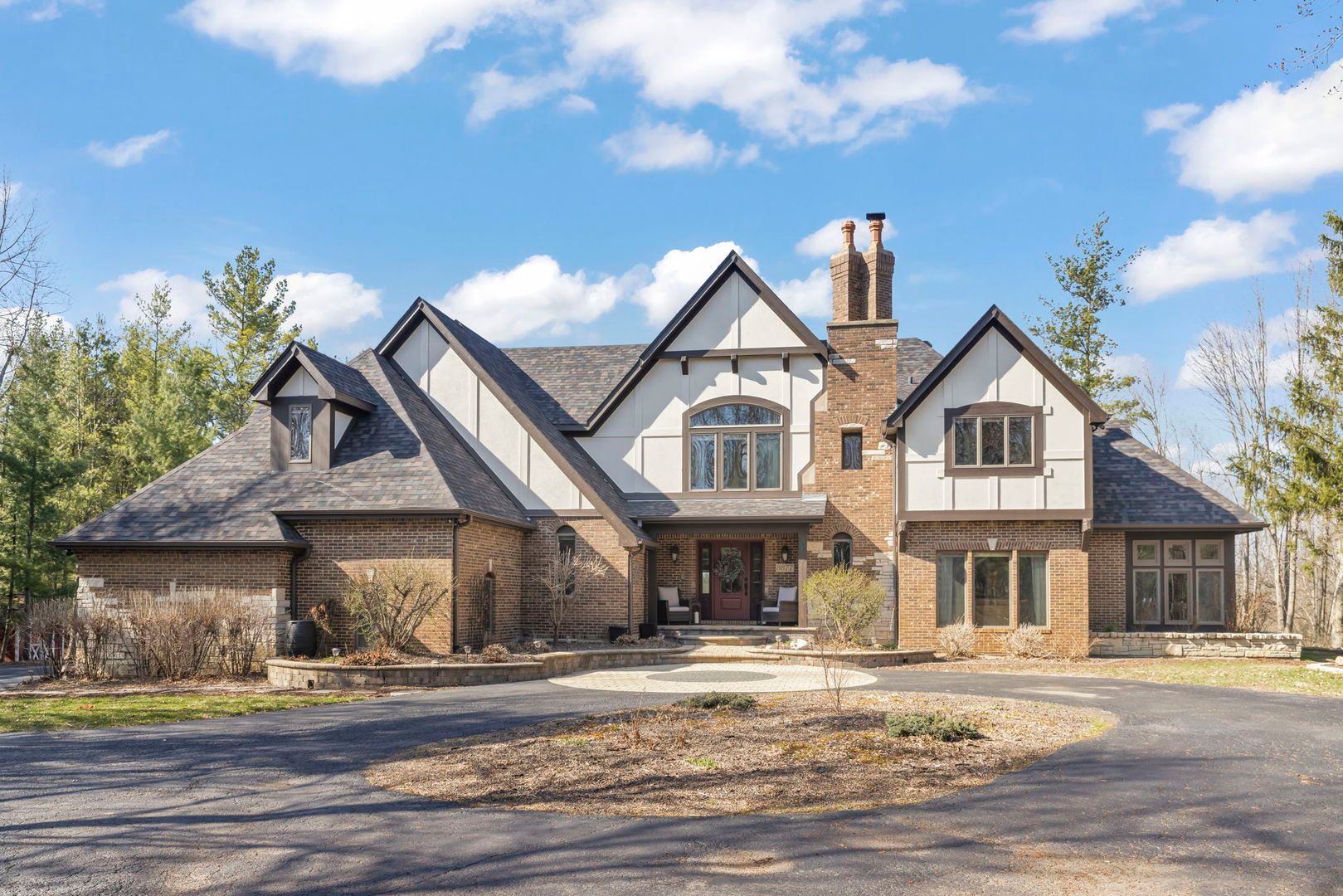 8877 Kennedy Road — Yorkville, IL 60560