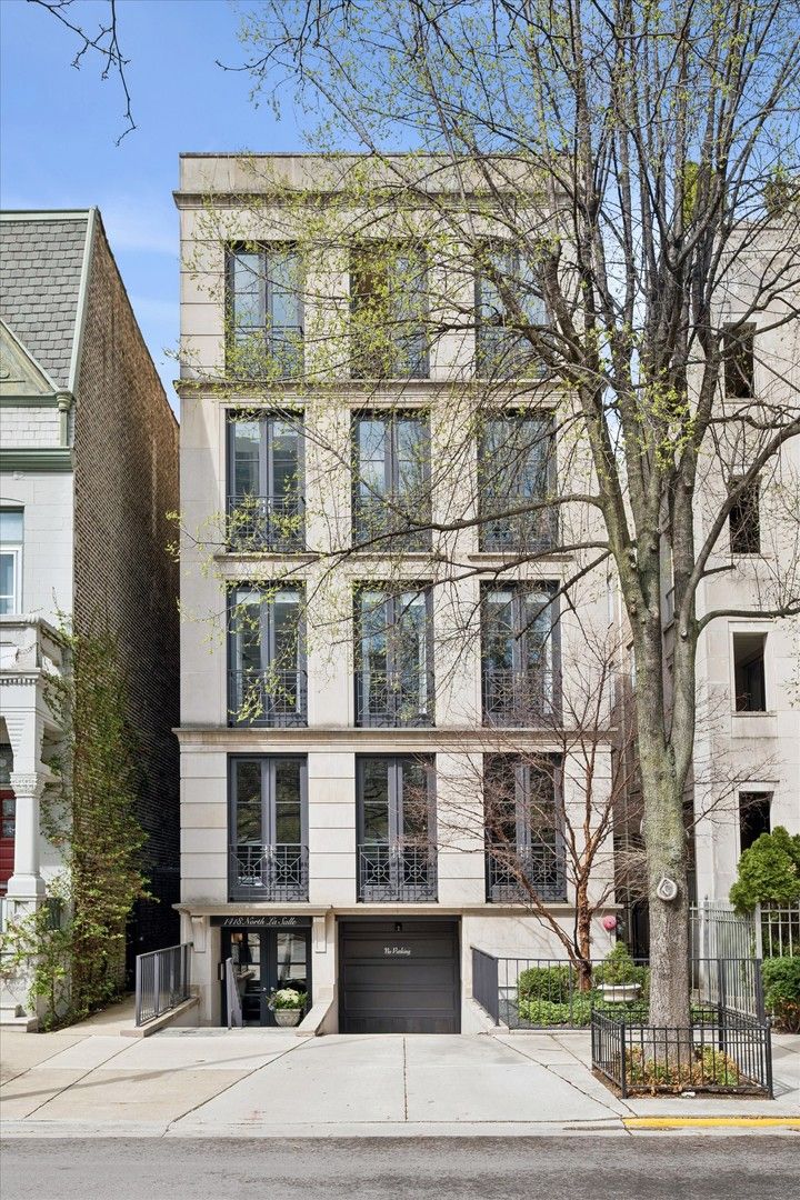 1418 LaSalle Drive, Chicago, IL 60610