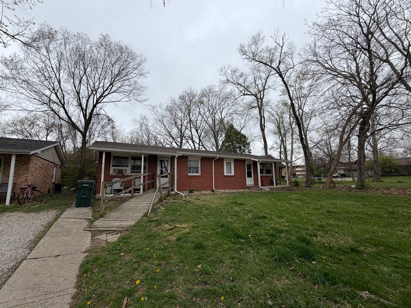 1207 N Linview Avenue — Urbana, IL 61801