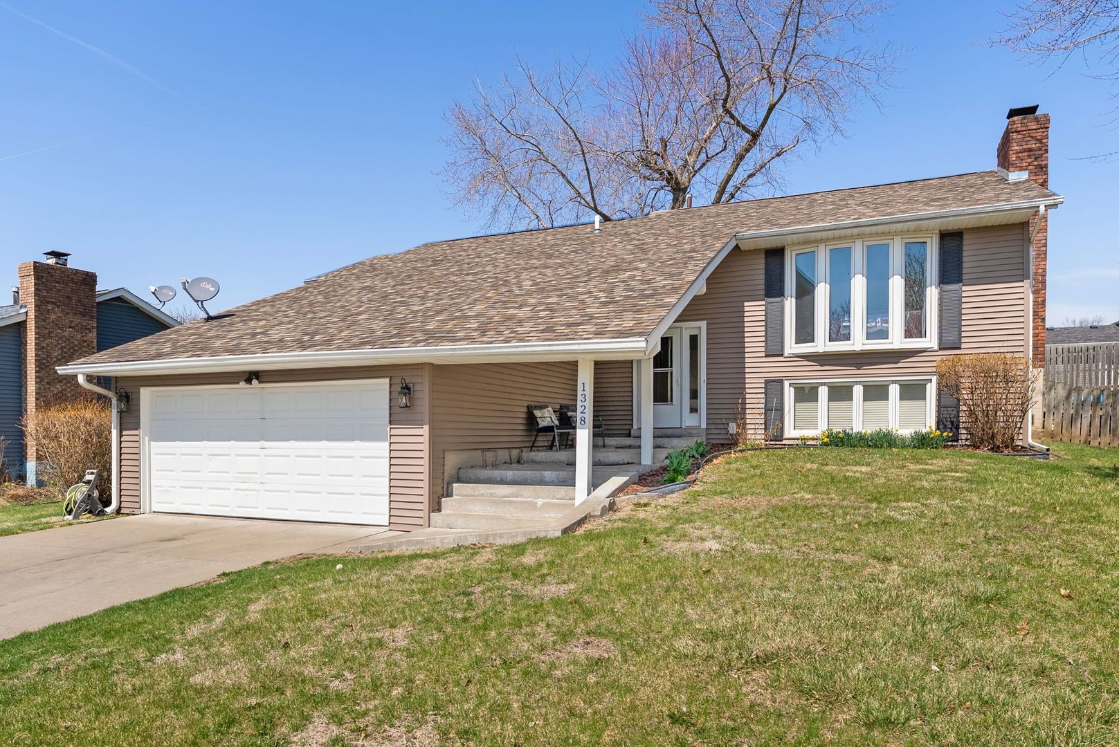 1328 W 47th Court — Davenport, IA 52806