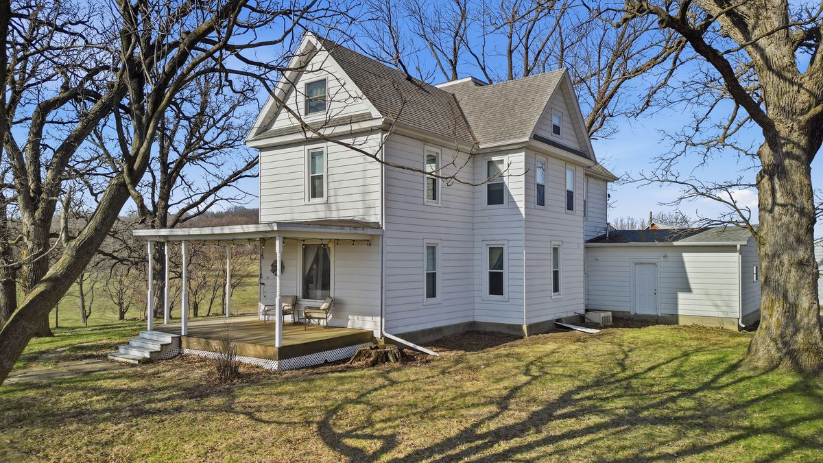 2812 S Brookville Road, Polo, IL 61064