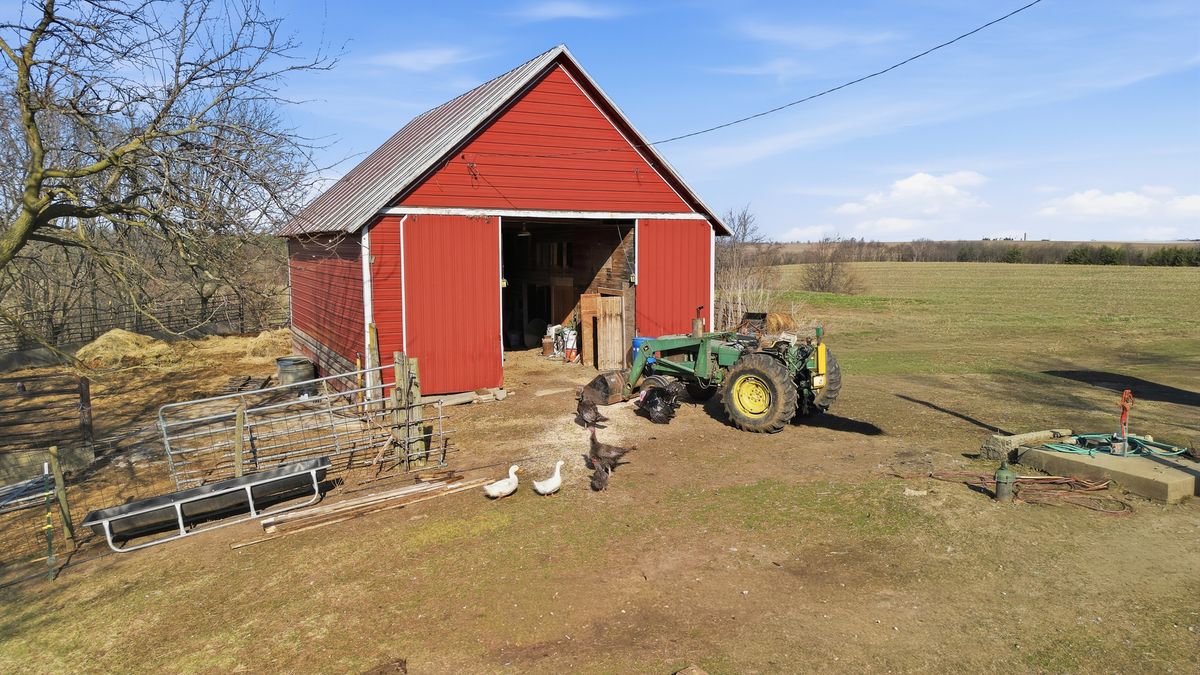 2812 S Brookville Road, Polo, IL 61064