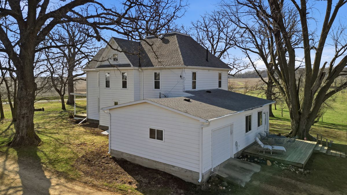 2812 S Brookville Road, Polo, IL 61064