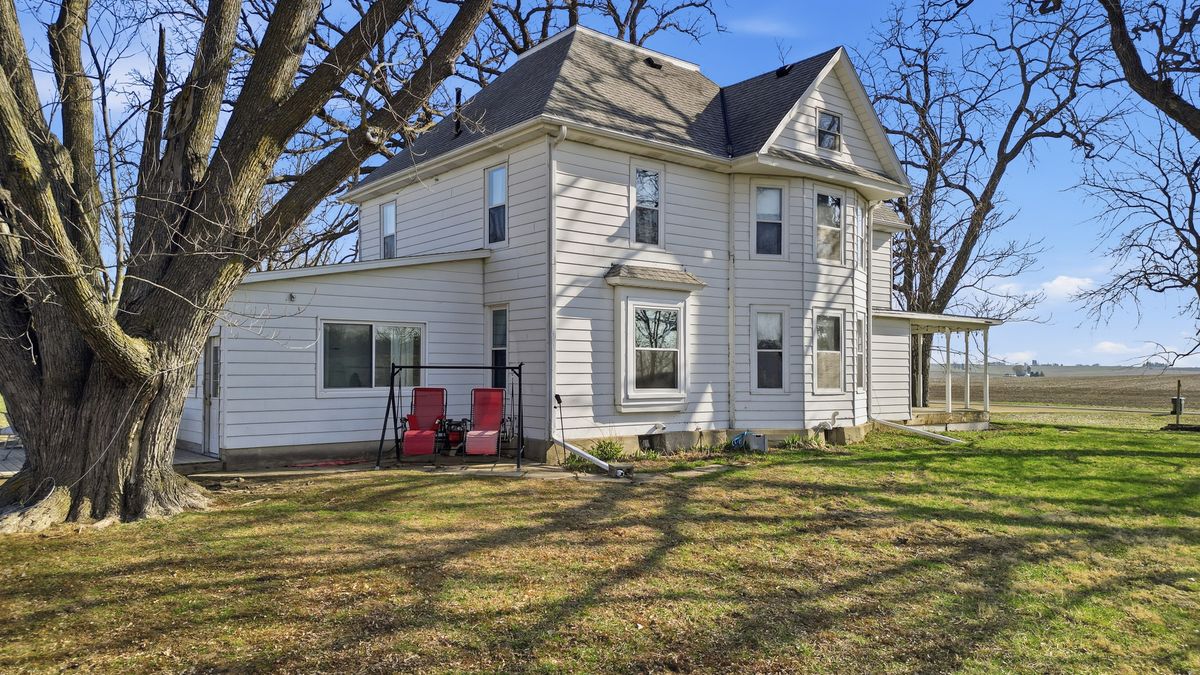 2812 S Brookville Road, Polo, IL 61064