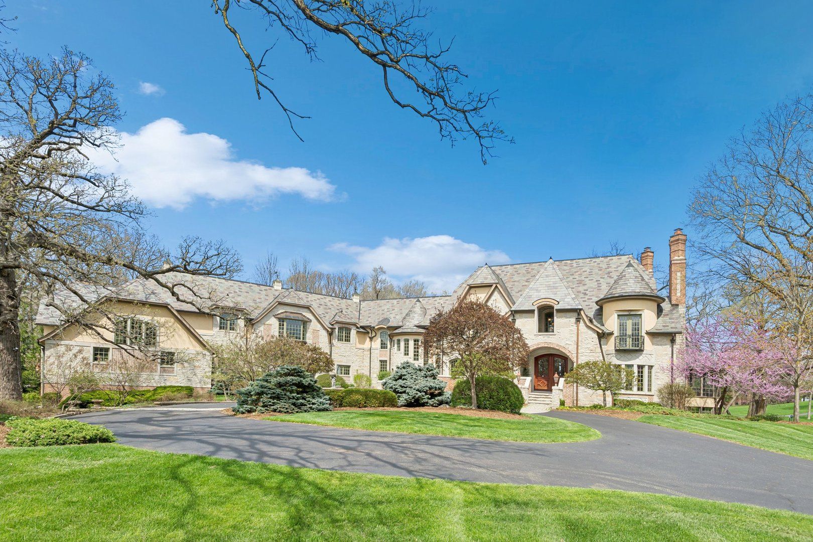 18 Hidden Brook Drive — North Barrington, IL 60010