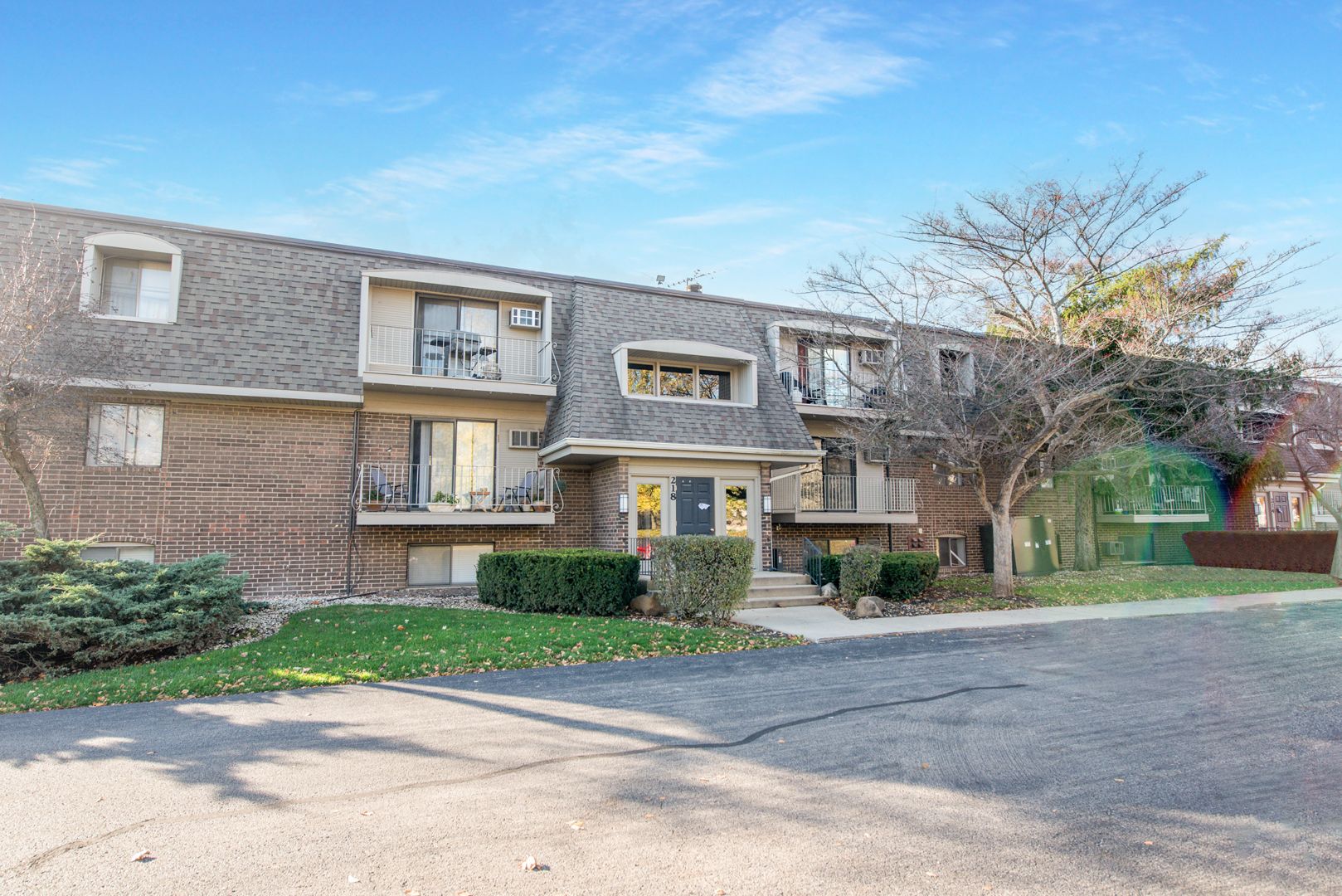 218 Bailey Road — Naperville, IL 60565