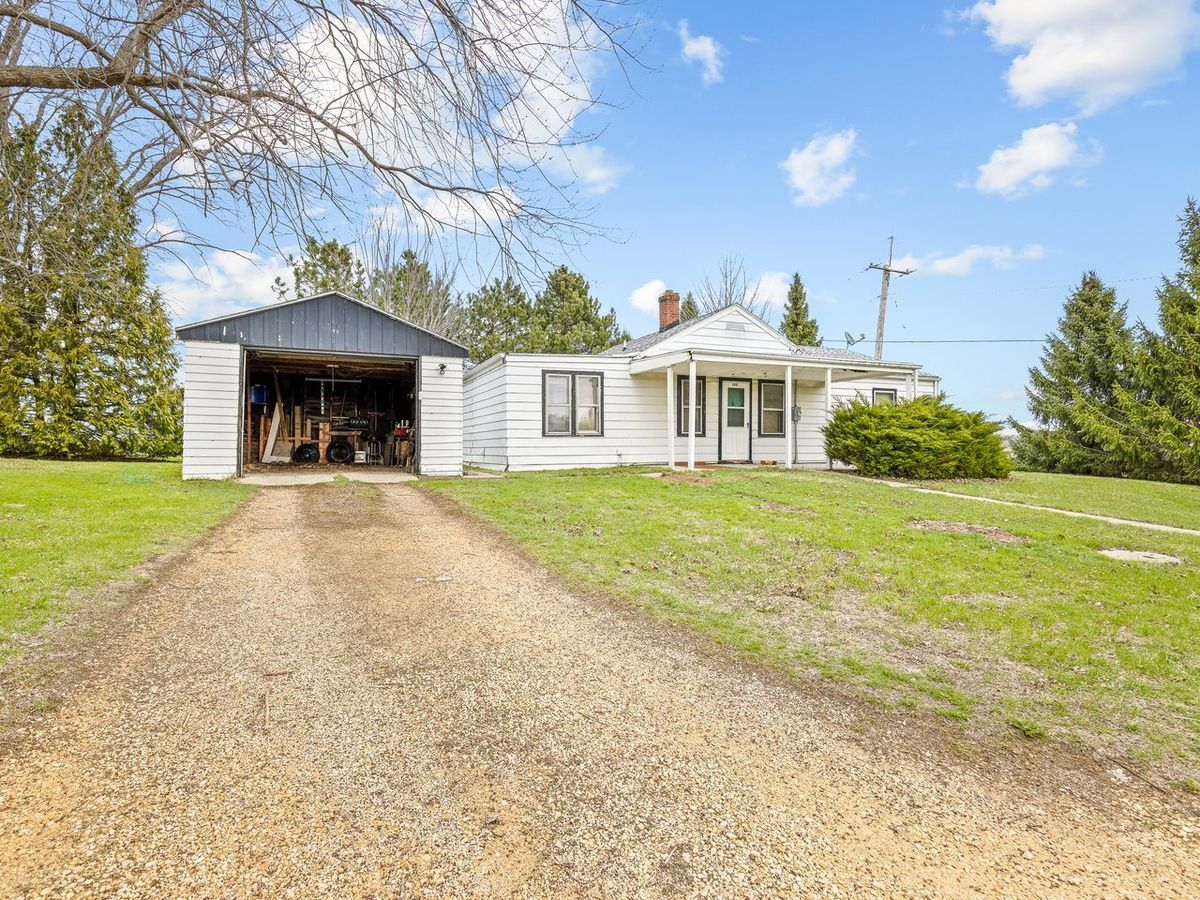 2280 Rock City Road, Ridott, IL 61067