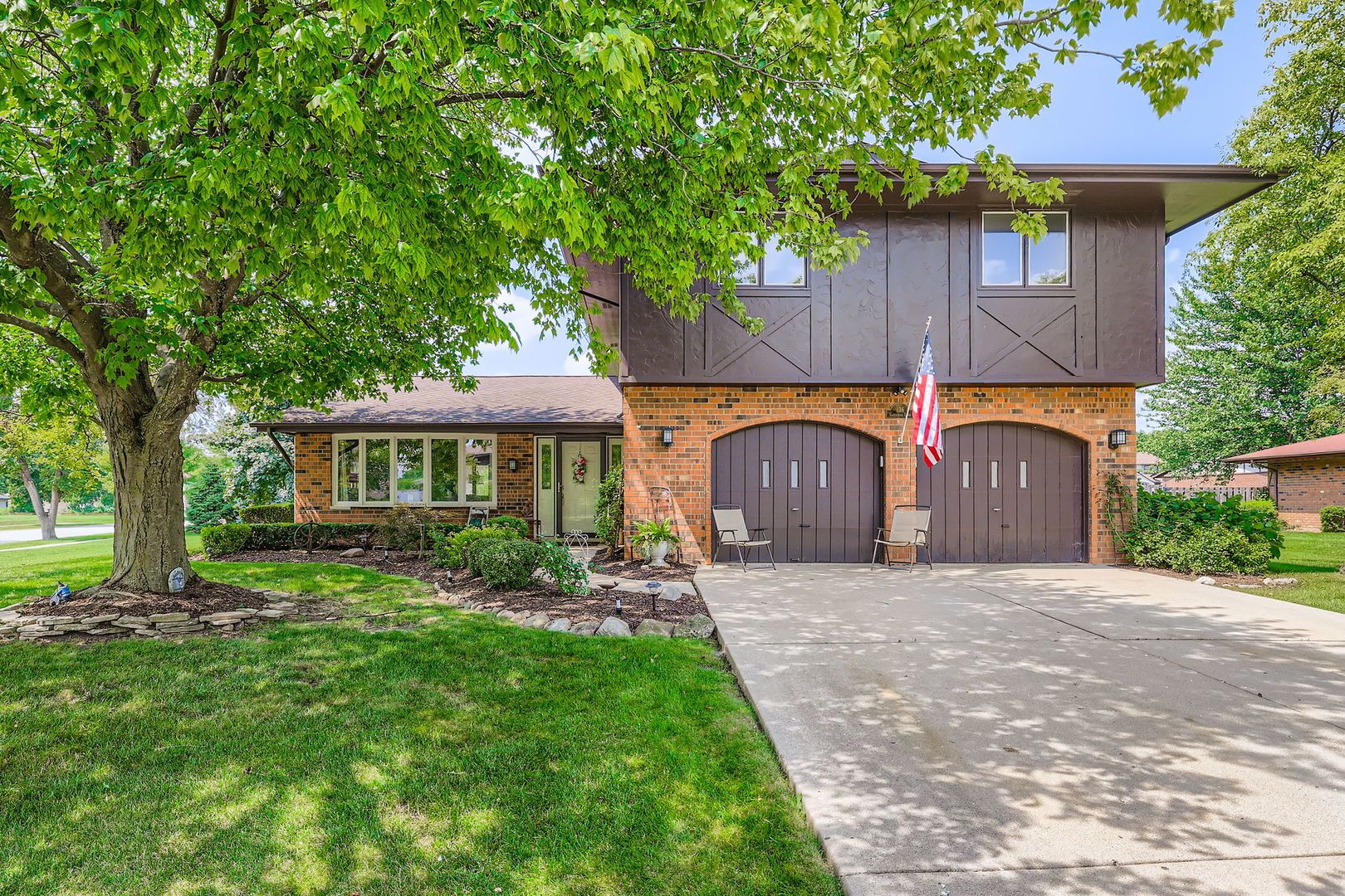 136 Caryville Lane — Schaumburg, IL 60193