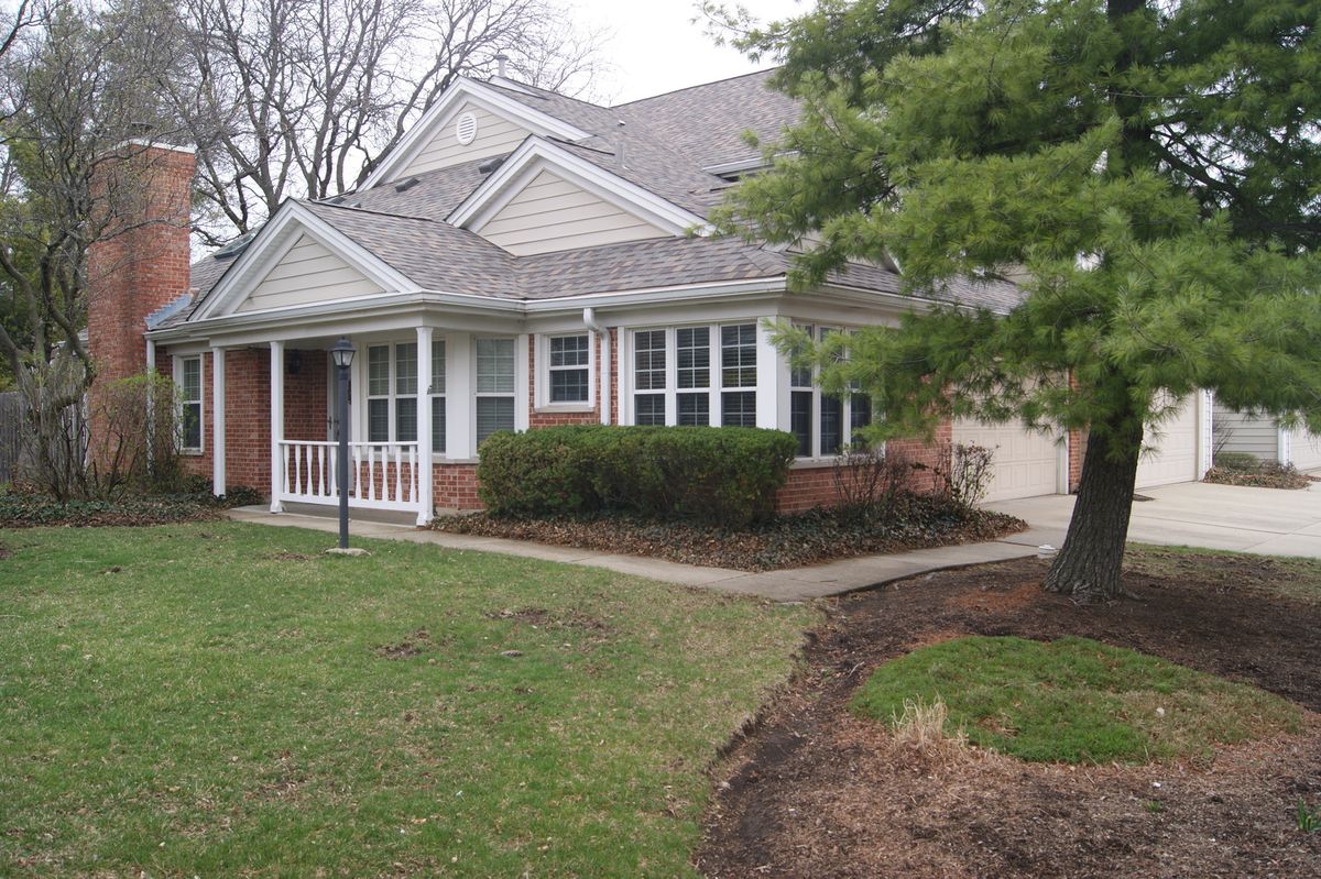 212 Woodstone Drive, Buffalo Grove, IL 60089