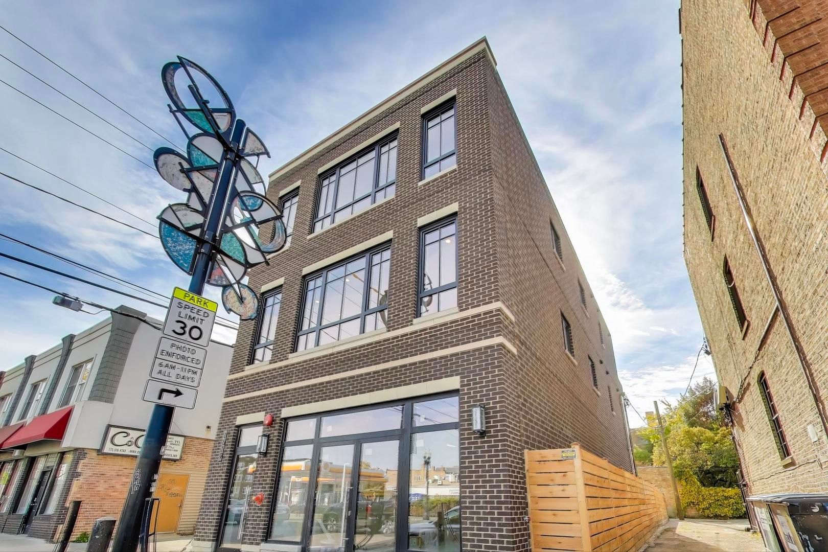 1619 W Lawrence Avenue #1 — Chicago, IL 60640