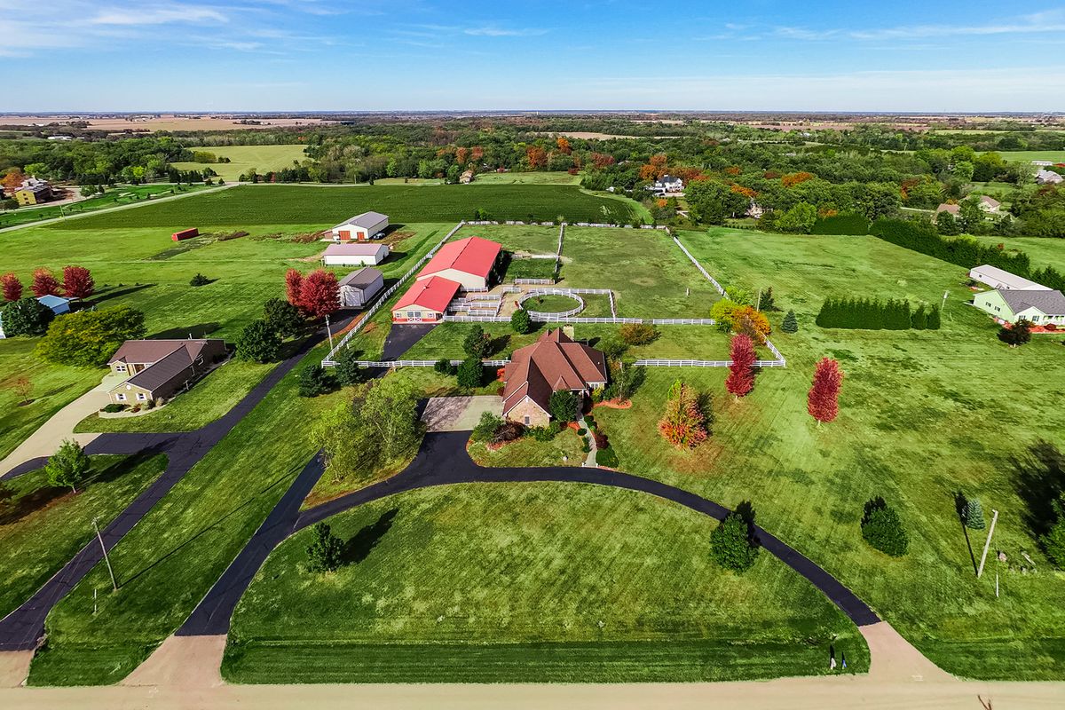 2601 3653rd Road, Sheridan, IL 60551