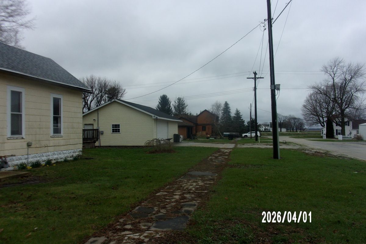 309 N Colfax Street, Crescent City, IL 60928
