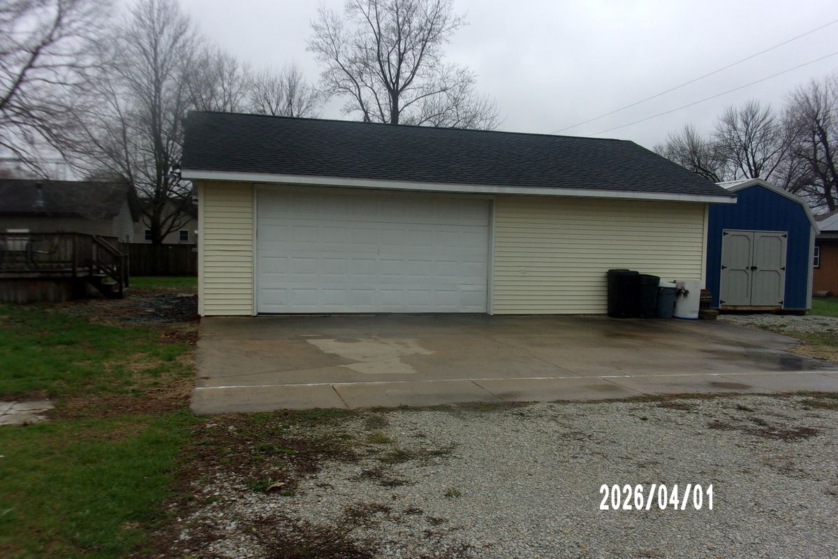 309 N Colfax Street, Crescent City, IL 60928
