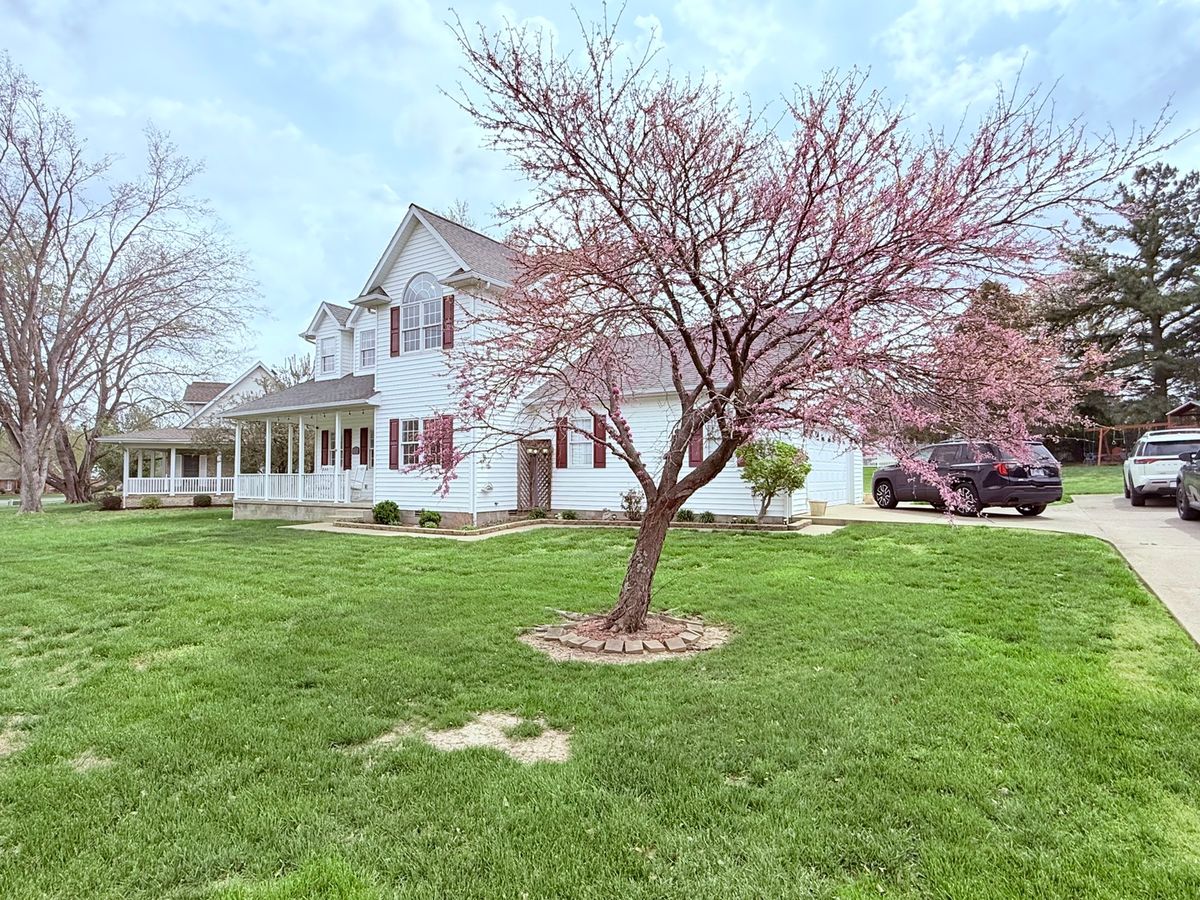 312 Cherokee Drive, Harrisburg, IL 62946