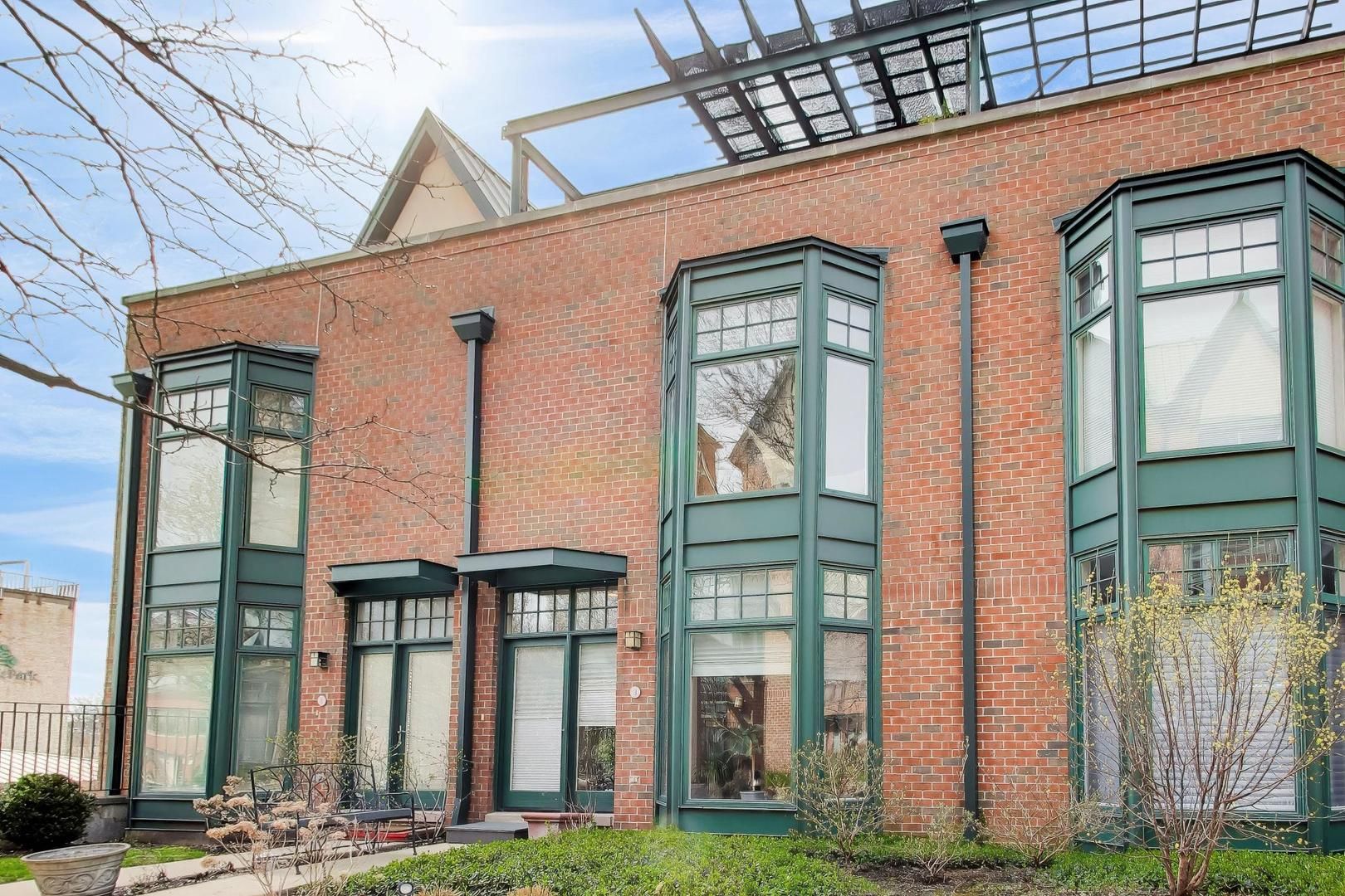 101 N Euclid Avenue #3 — Oak Park, IL 60301