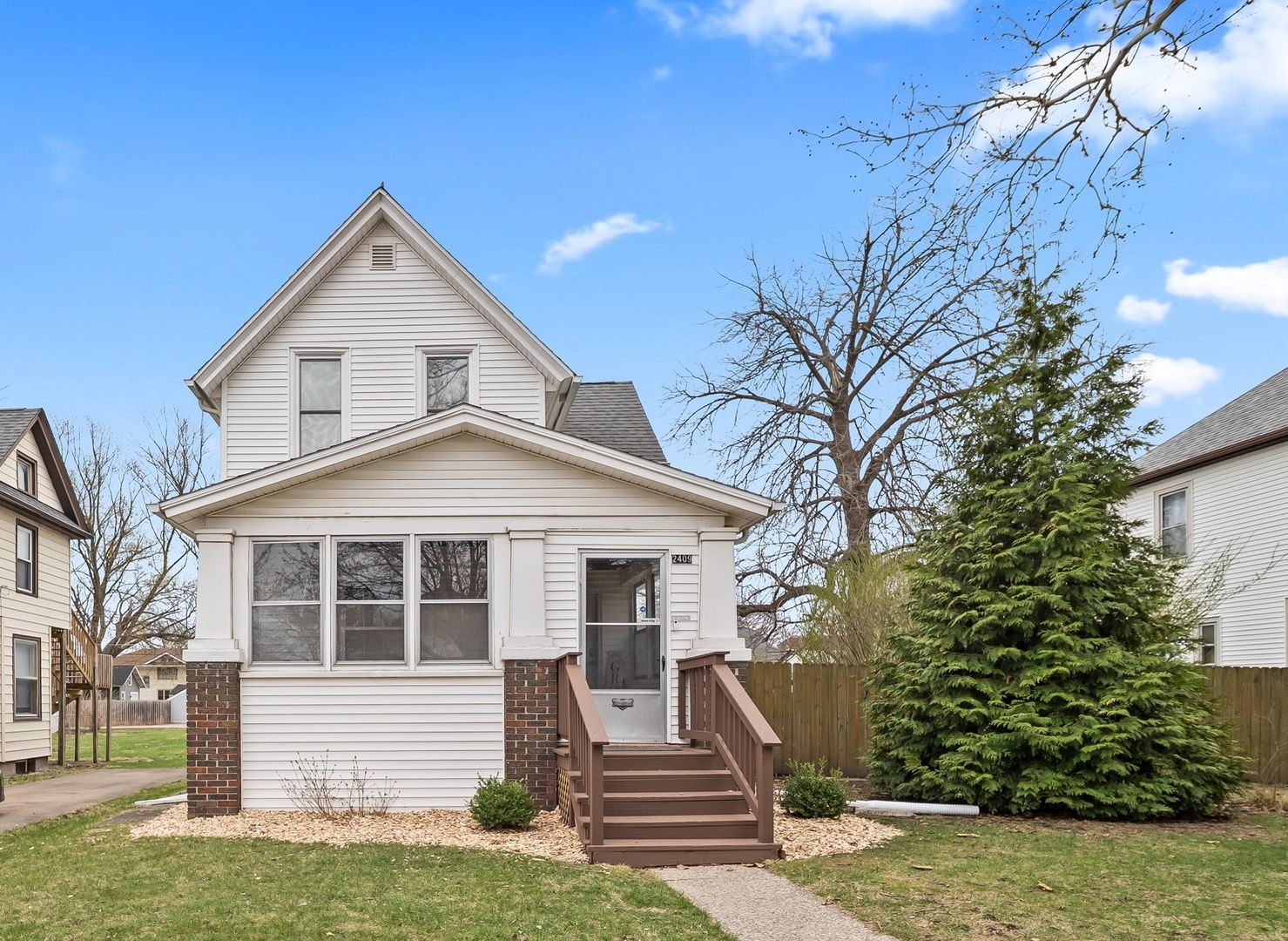 2409 Farnam Street — Davenport, IA 52803