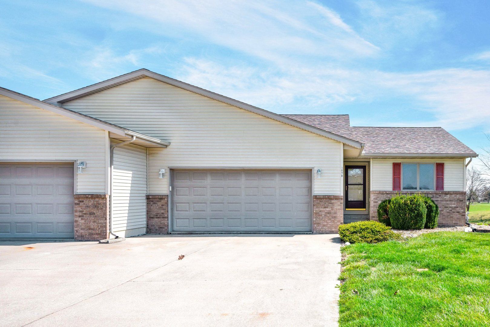 109 E Lake Court #B — Atlanta, IL 61723