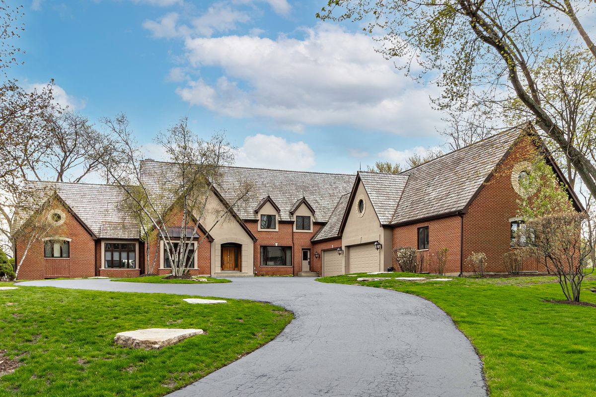 13 Kensington Drive, North Barrington, IL 60010