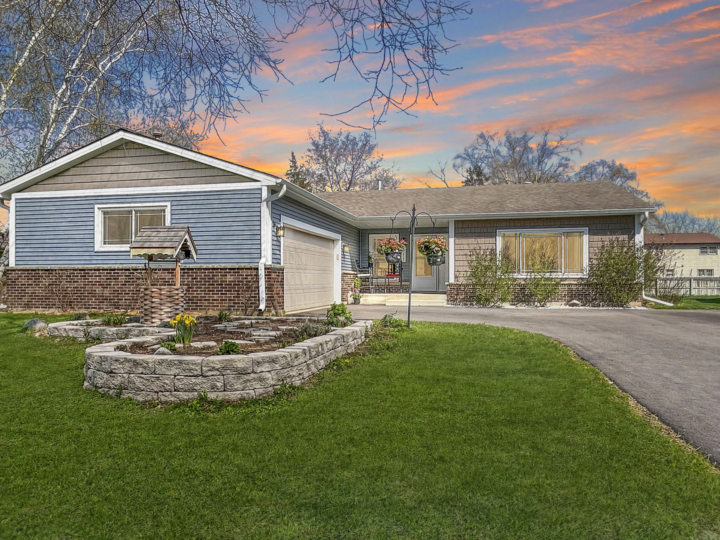 211 Waterbury Circle — Lake Villa, IL 60046