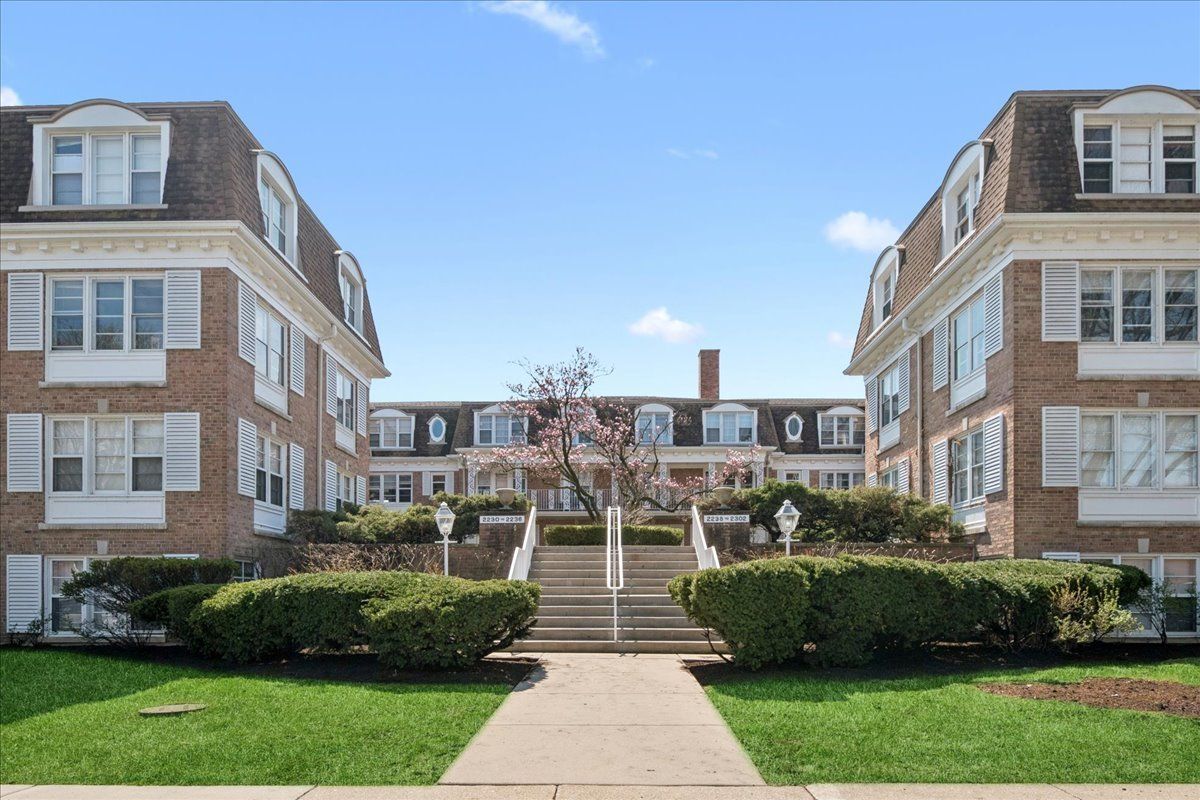 2234 Central Street #3 — Evanston, IL 60201