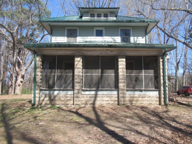 125 Hide Park Place — Carbondale, IL 62901