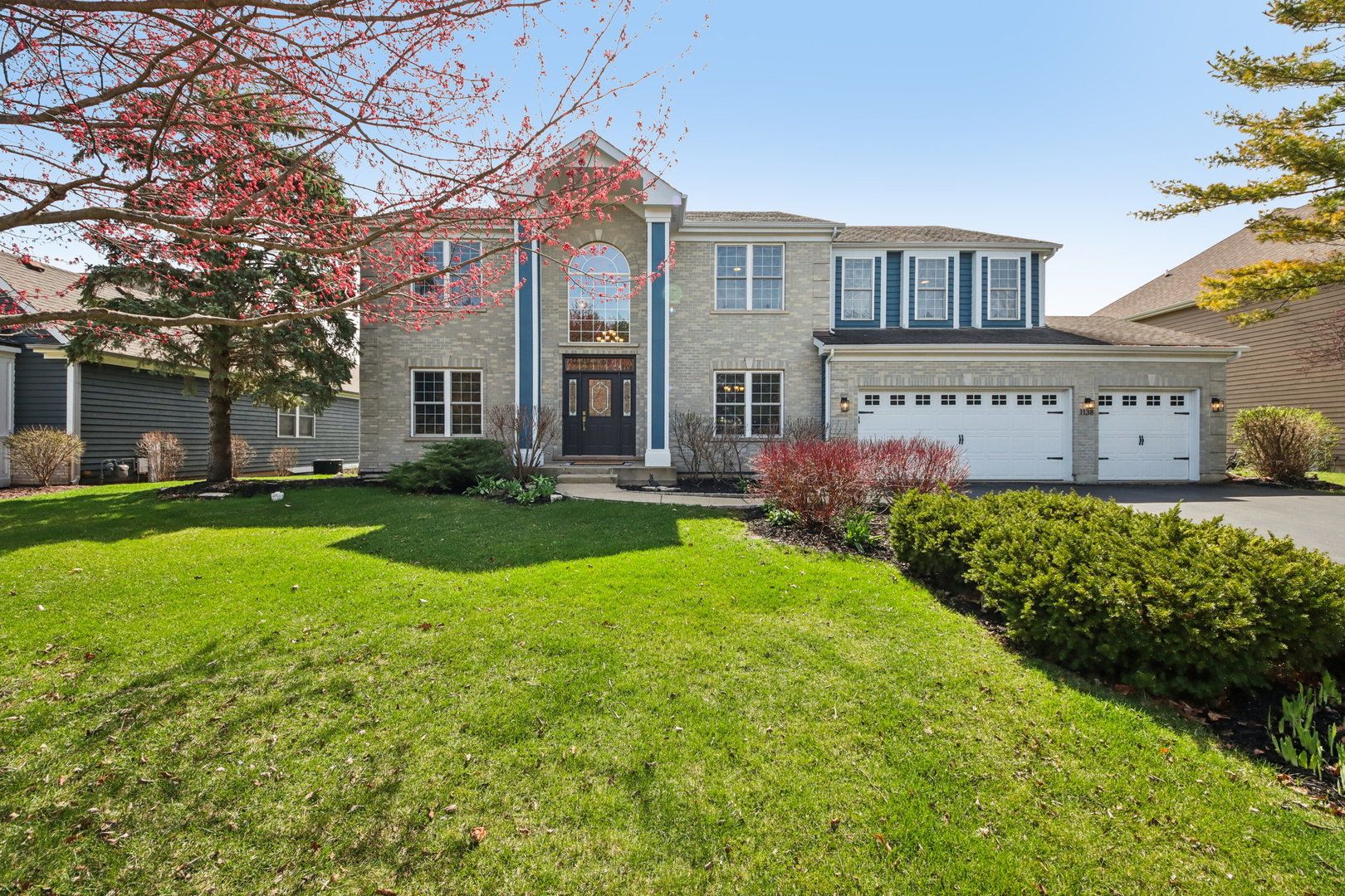 1138 Ridgewood Circle — Lake In The Hills, IL 60156