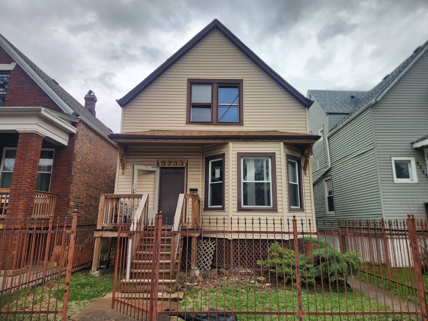 5733 S Wolcott Avenue — Chicago, IL 60636