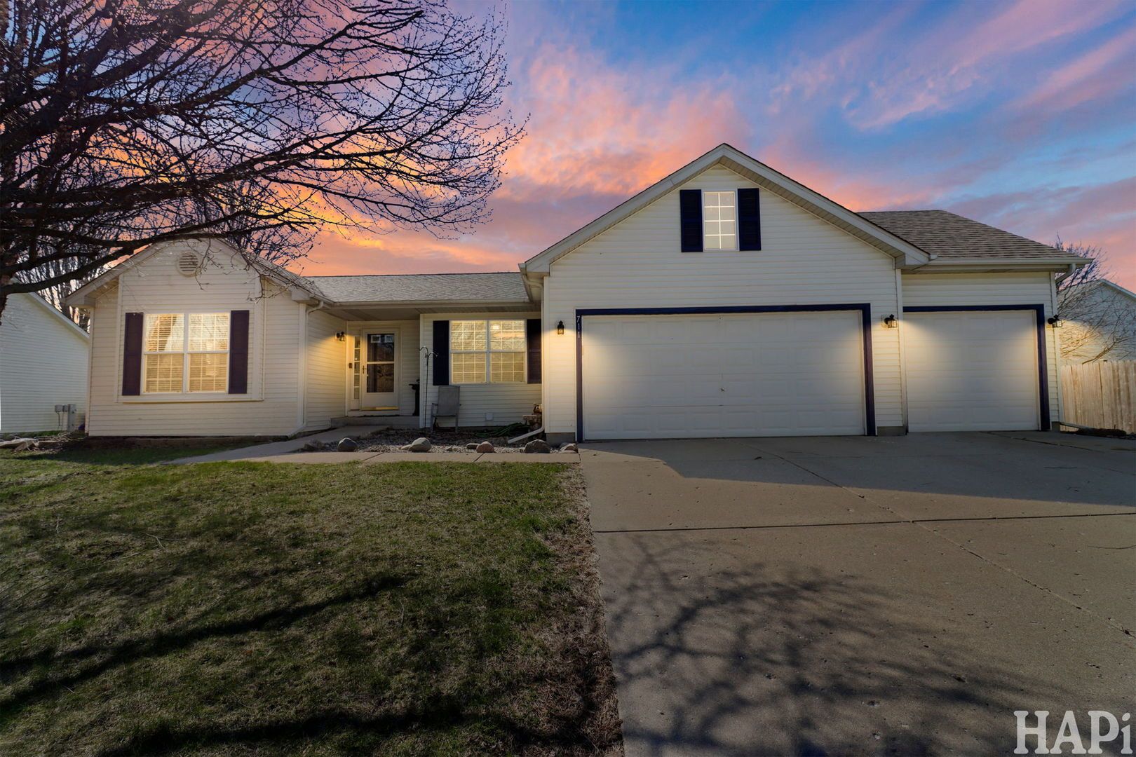 711 Wedgewood — McHenry, IL 60050