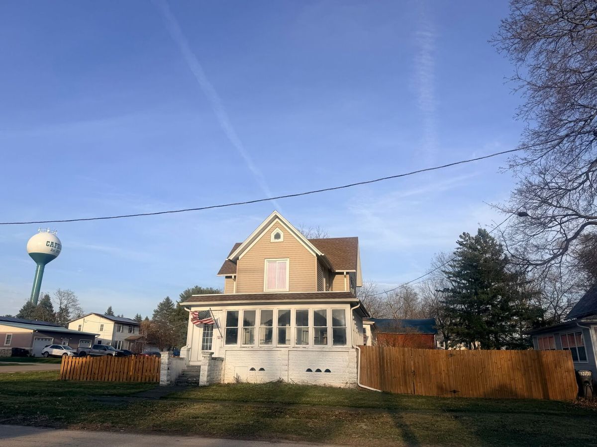 145 N 4TH Street, Capron, IL 61012